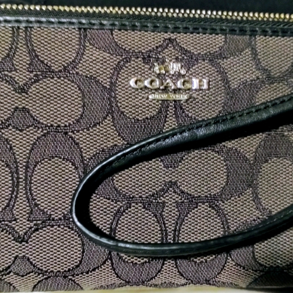 Coach wristlet wallet